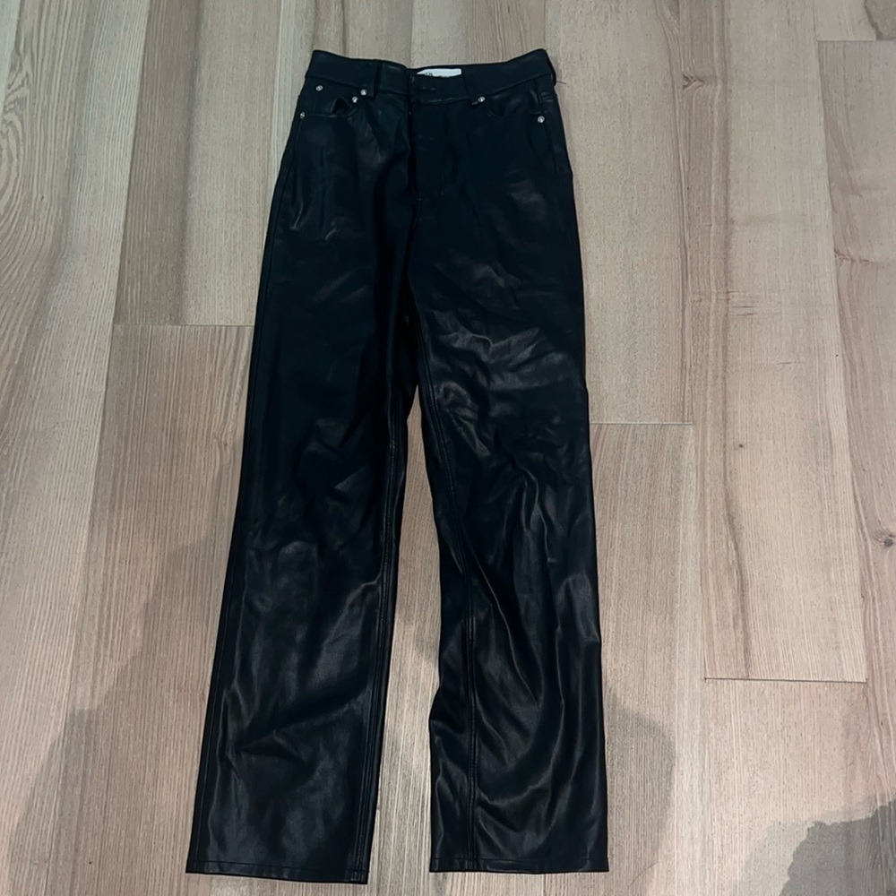 Zara leather pangs size 4